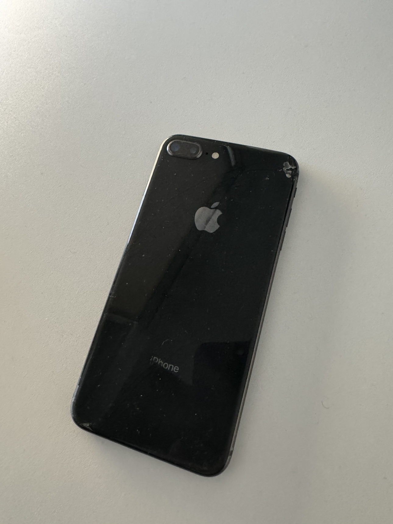 iPhone 8+ 64gb thumbnail