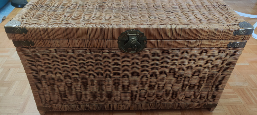 Vintage Wicker Trunk - photo 4