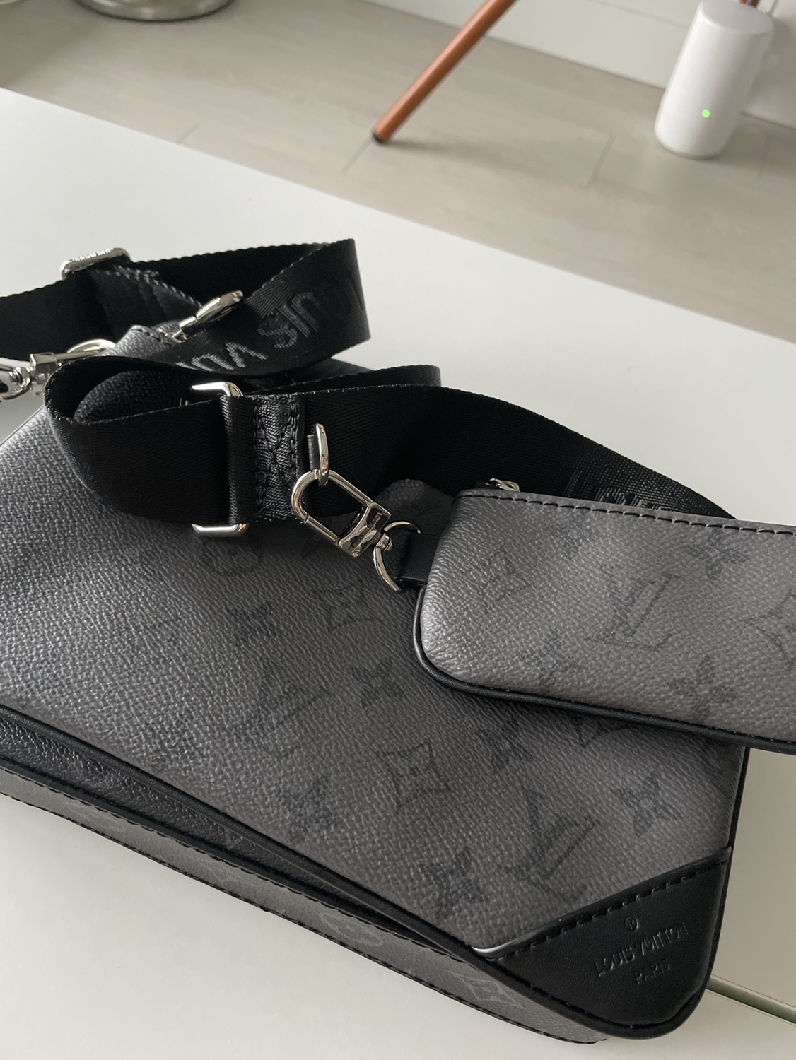 LV dual cross bag. - photo 4