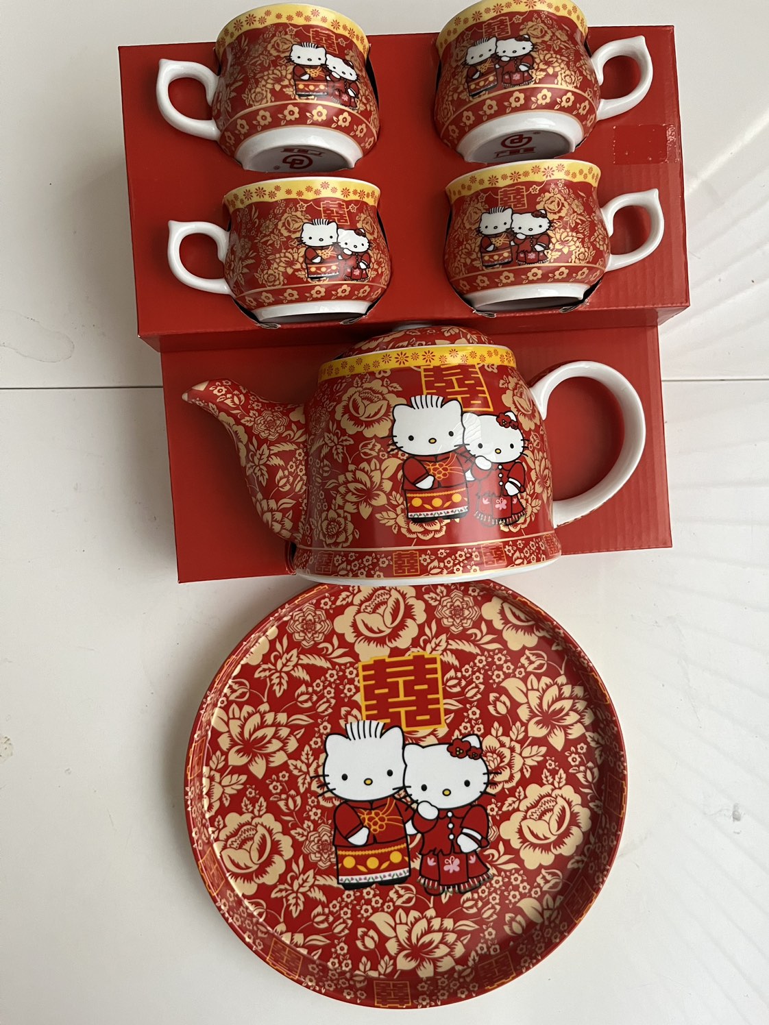 ACCEPTING BEST OFFER - Hello Kitty Teapot Ceremony Set thumbnail