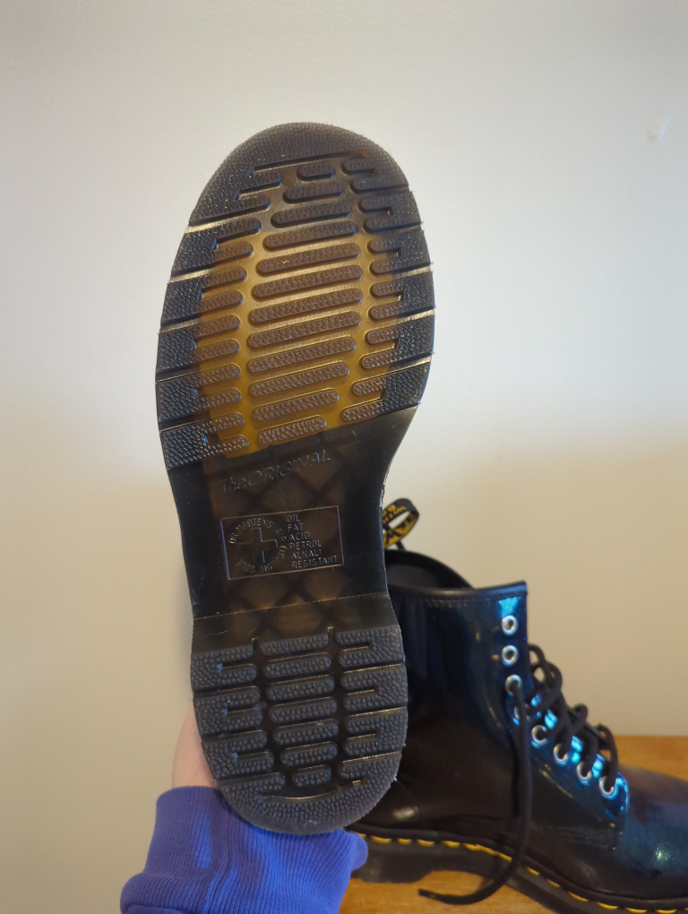 New Women's  Dr Martens boots size 8 image indicator(4)