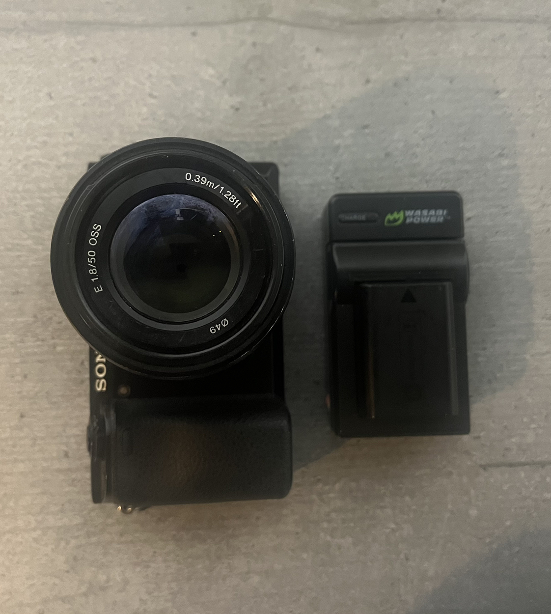 Sony A600 Mirrorless 24.3MP SLR w/ SEL50F18/B 50mm Lens thumbnail