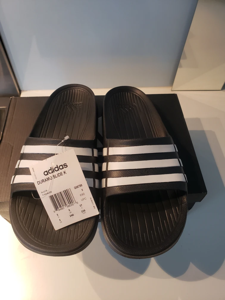 Adidas Slides size 5 BNWT image indicator(2)