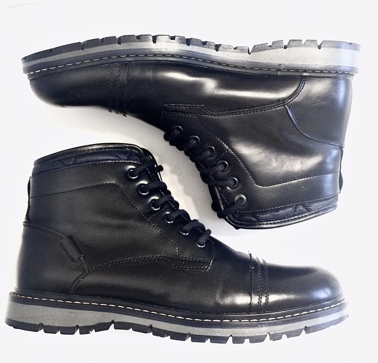 Mens black Insulated Winter Boots size 10