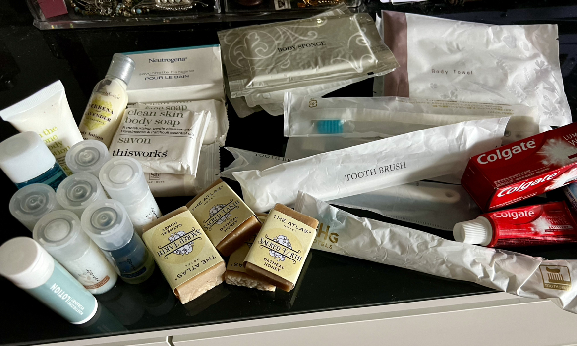 Travel Essentials Set image indicator(2)