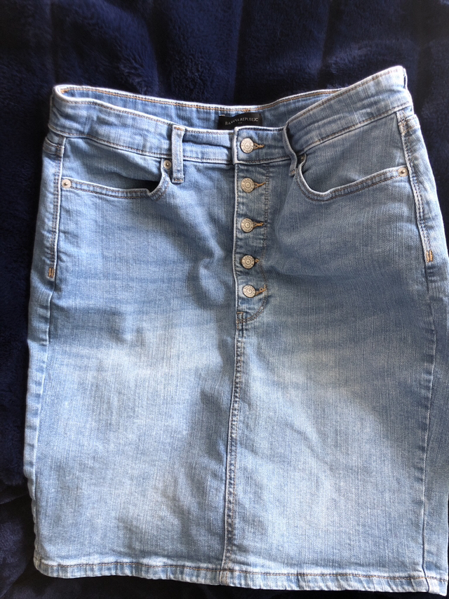 Jean skirt (size 10) from Banana Republic thumbnail