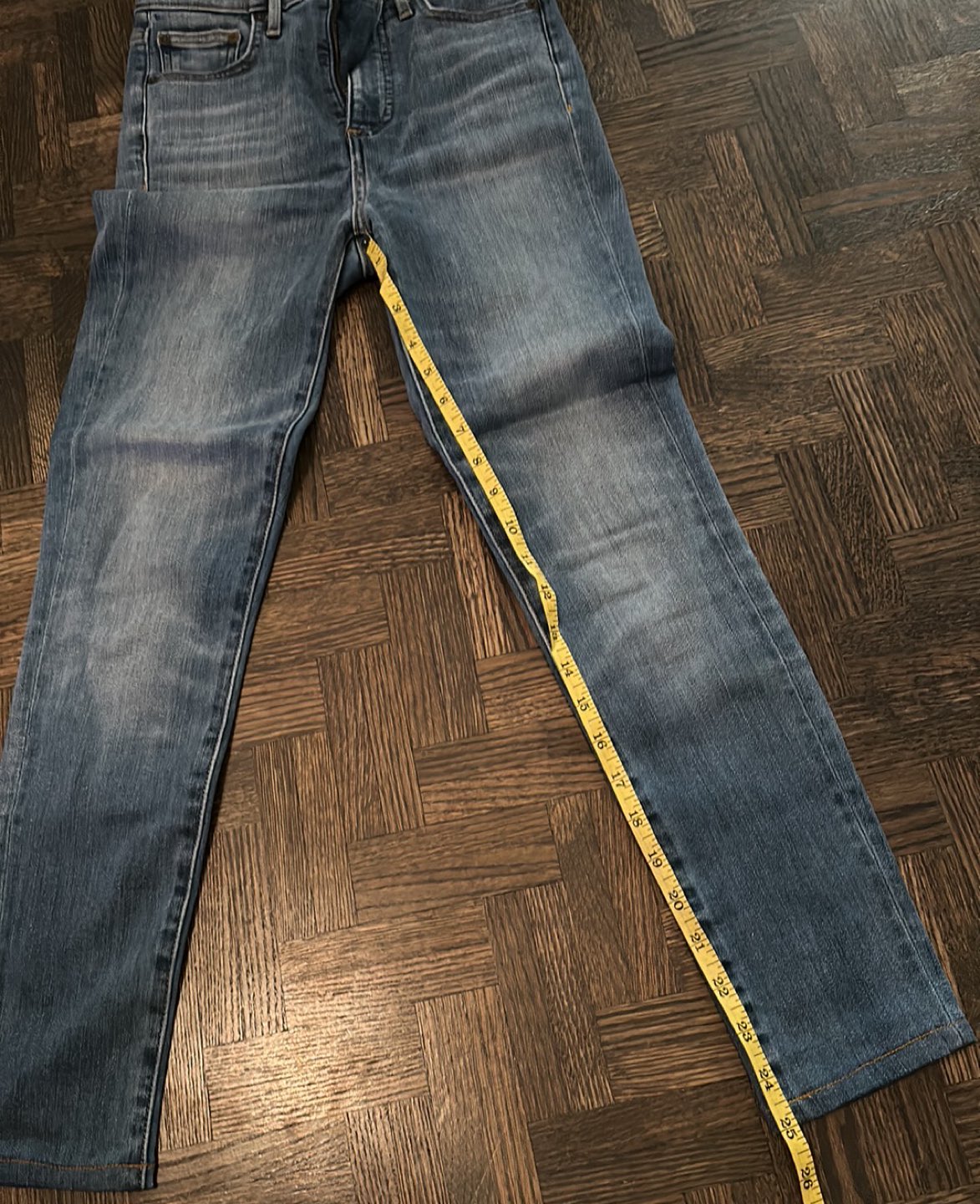 Aritzia | Lola High Rise Skinny Jeans image indicator(6)