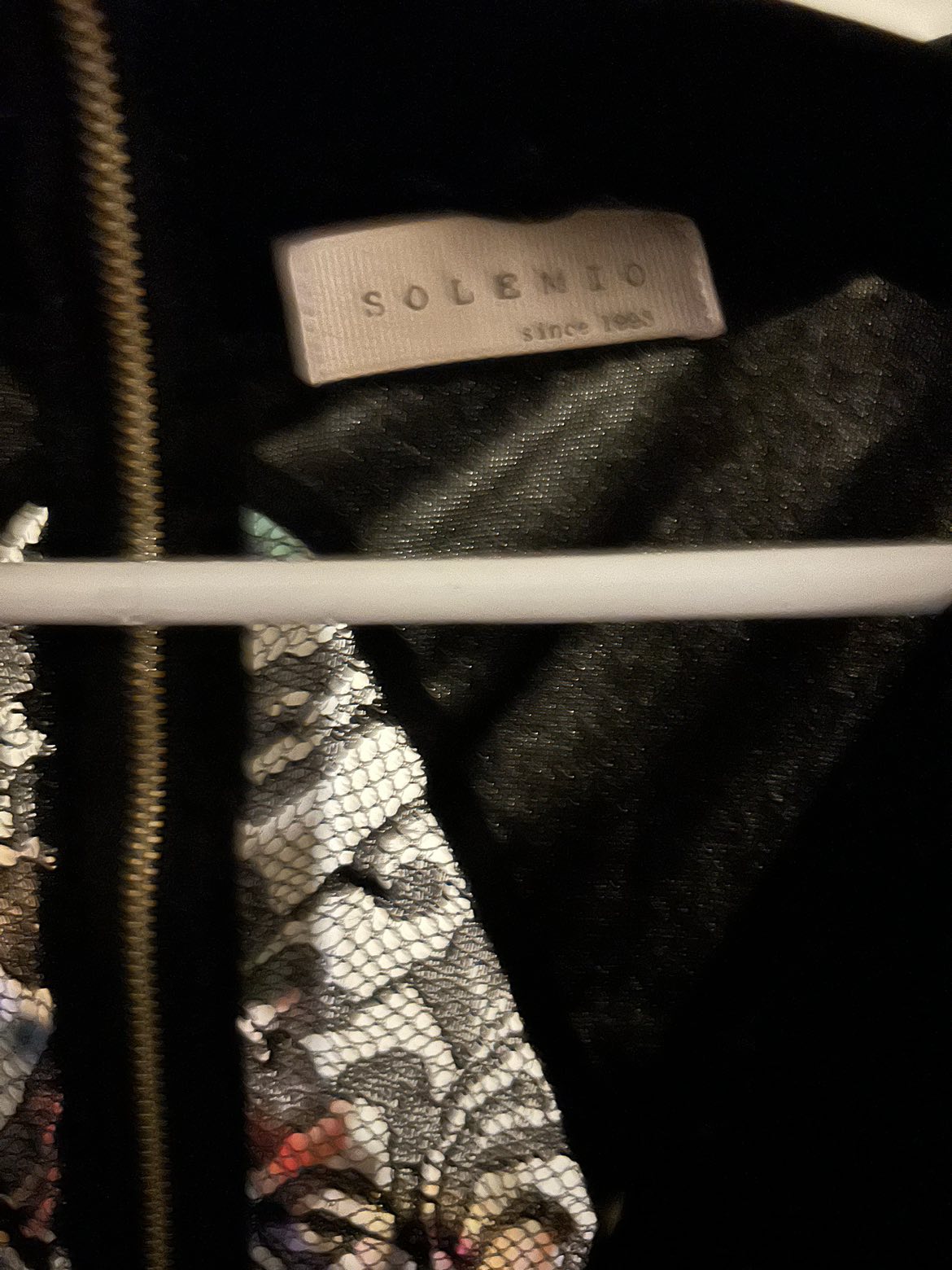 🥕Black velvet dress with lace detailing for date night image indicator(4)