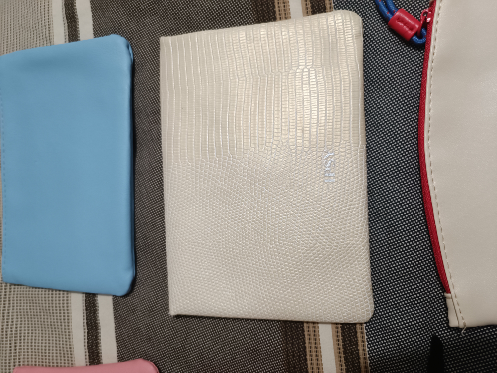 New Small cosmetic 7 bags from IPSY - photo 4