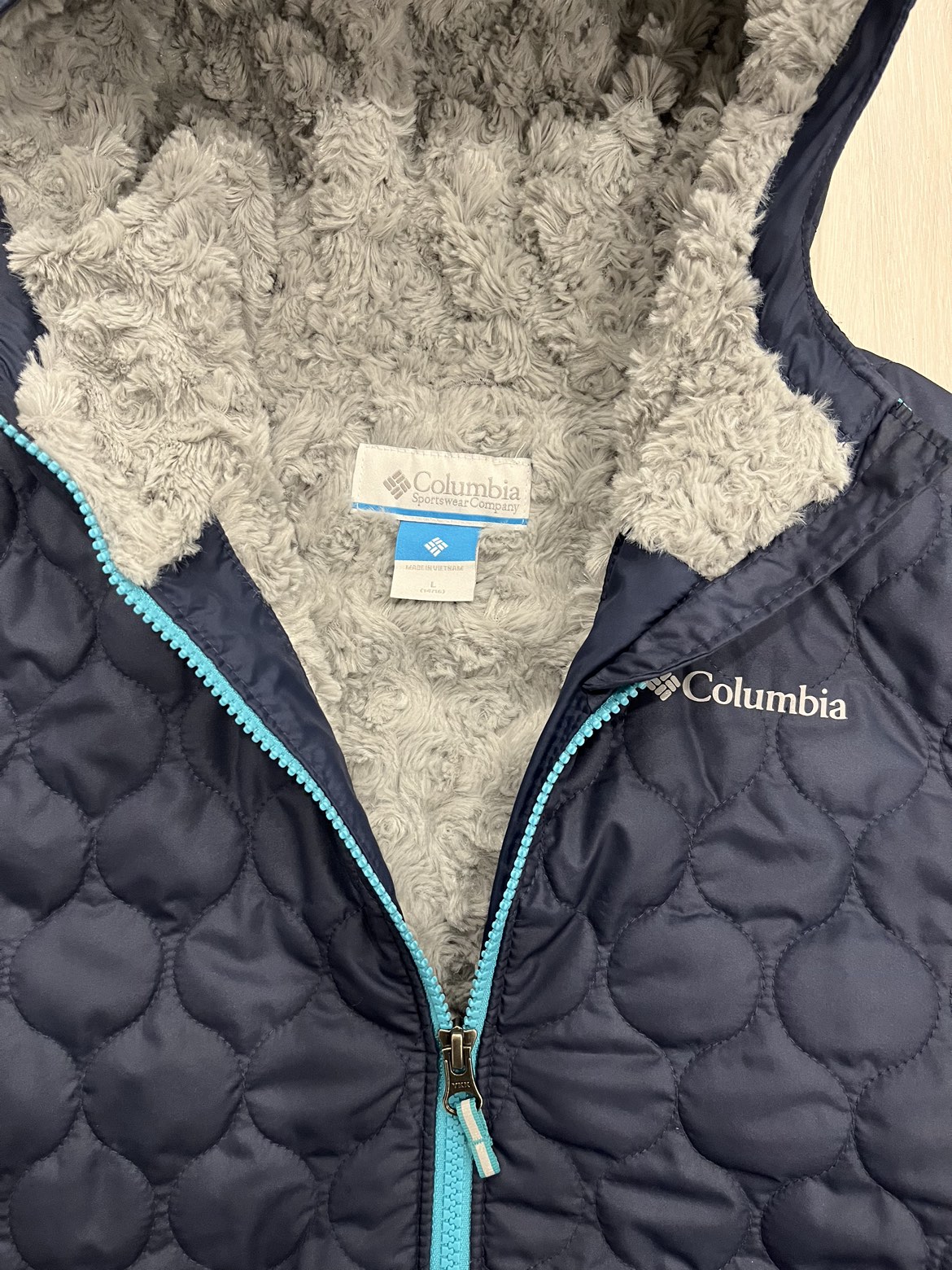 Columbia Girls Navy winter jacket image indicator(2)