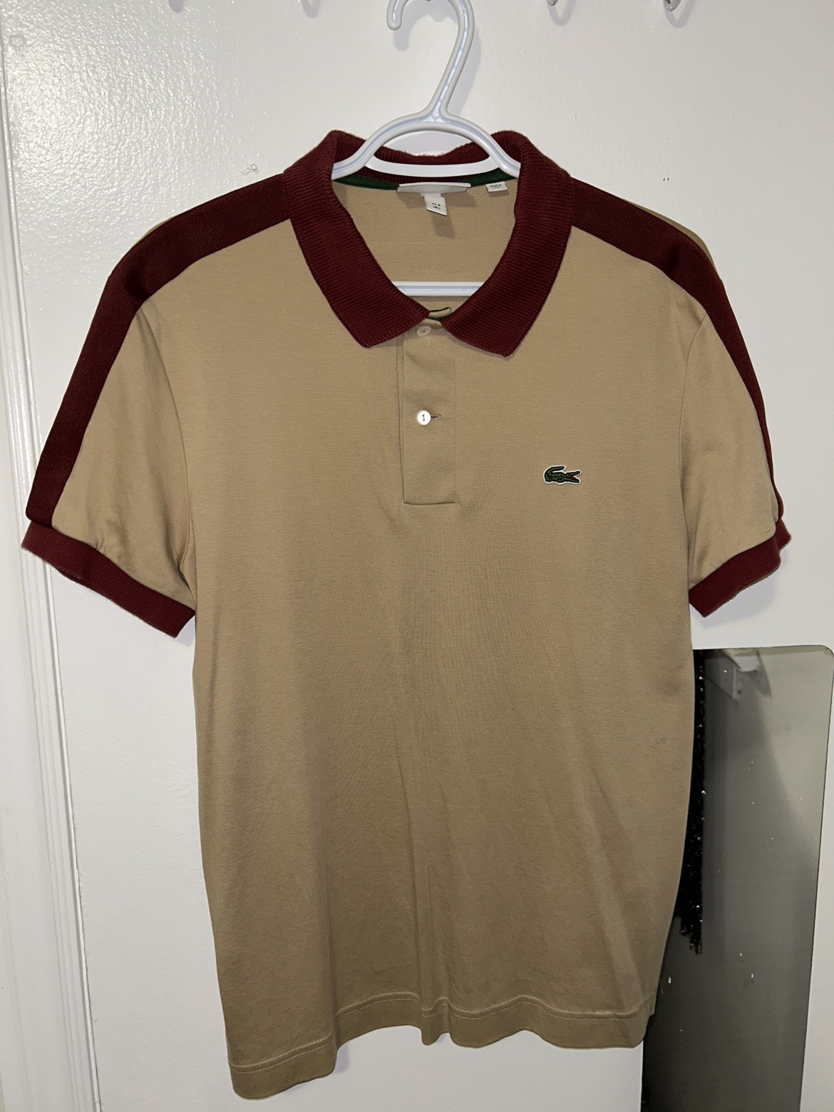 Lacoste men’s medium tops - closet sale image indicator(6)