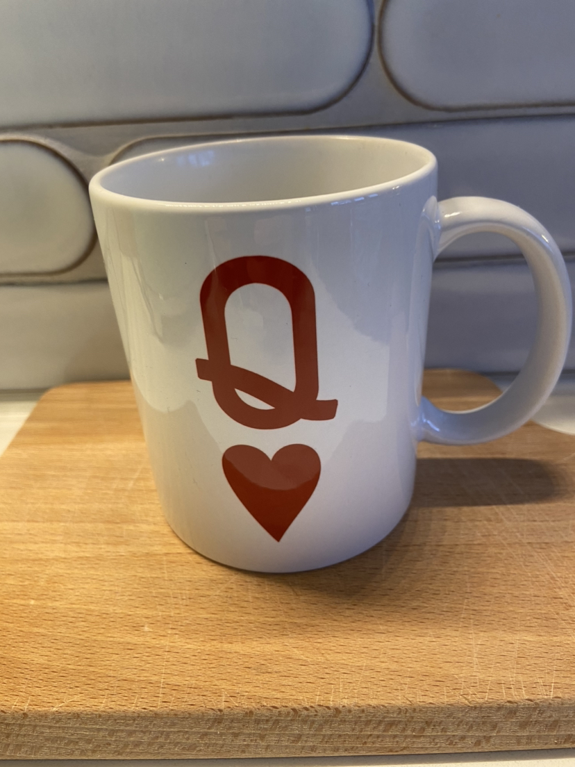 Queen of Hearts Mug image indicator(2)