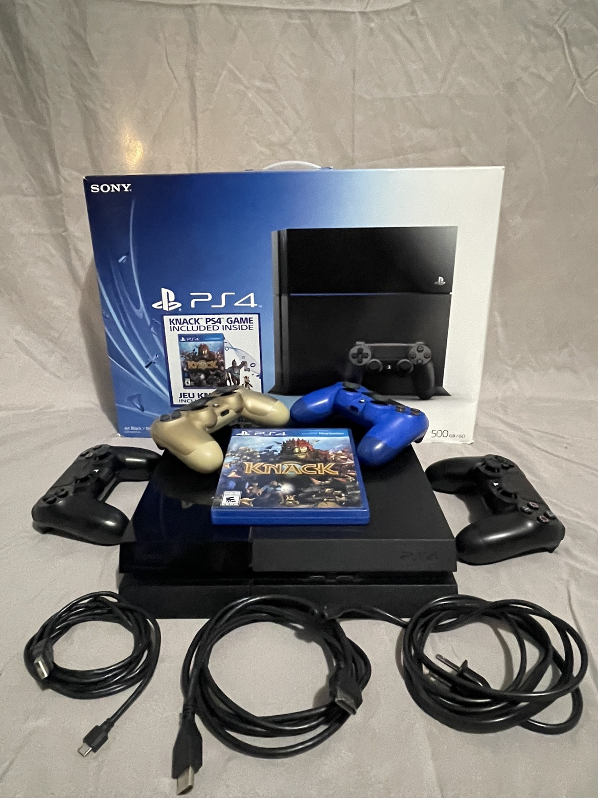 PlayStation 4 Console Bundle thumbnail