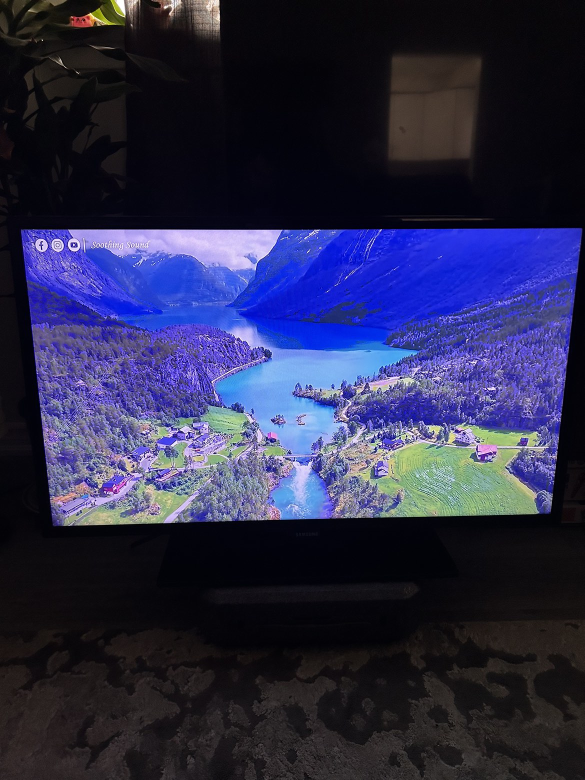 Samsung 40 inch LED TV - photo 2