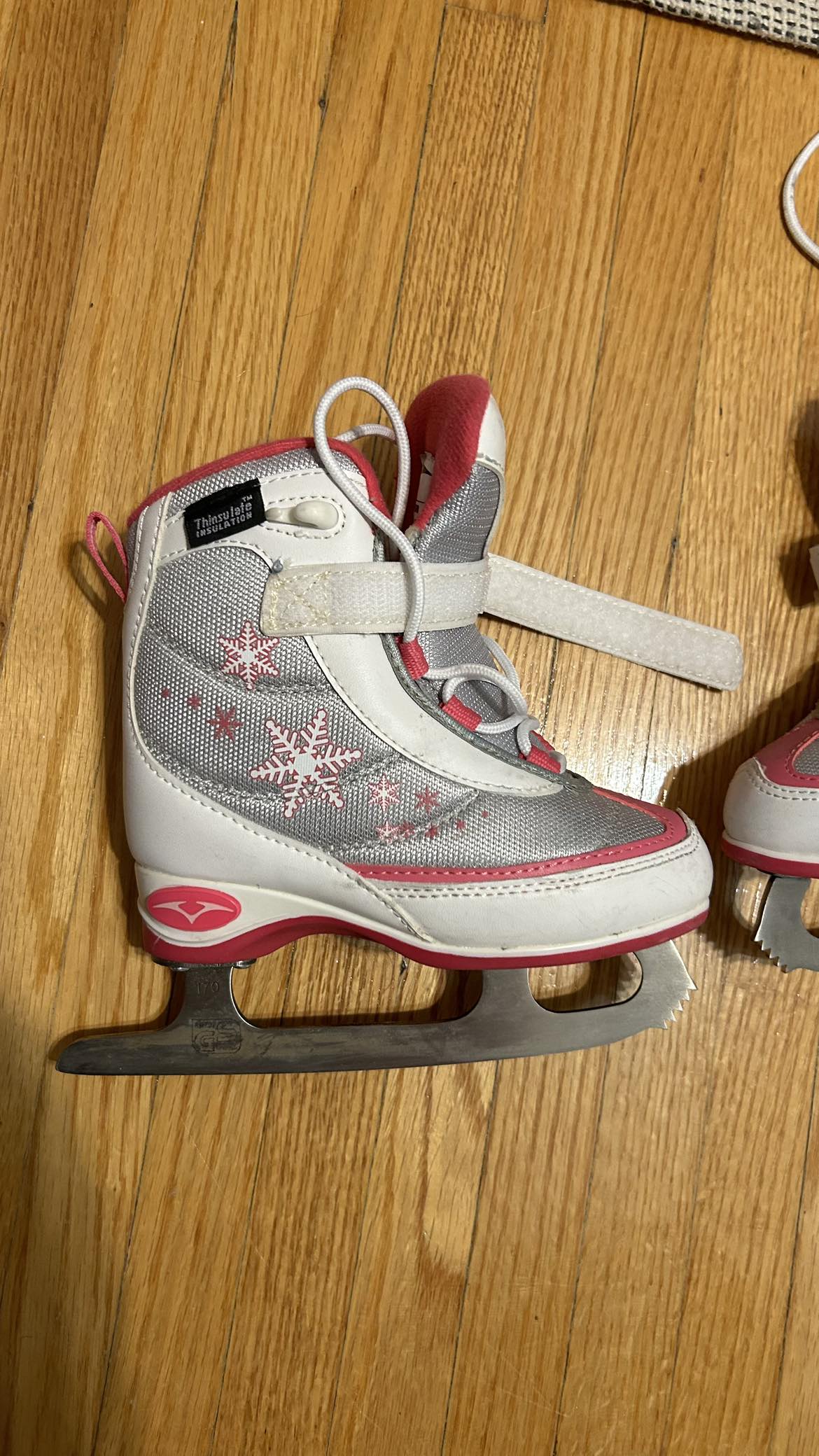 VIC ice skate girl size Y09 - photo 2
