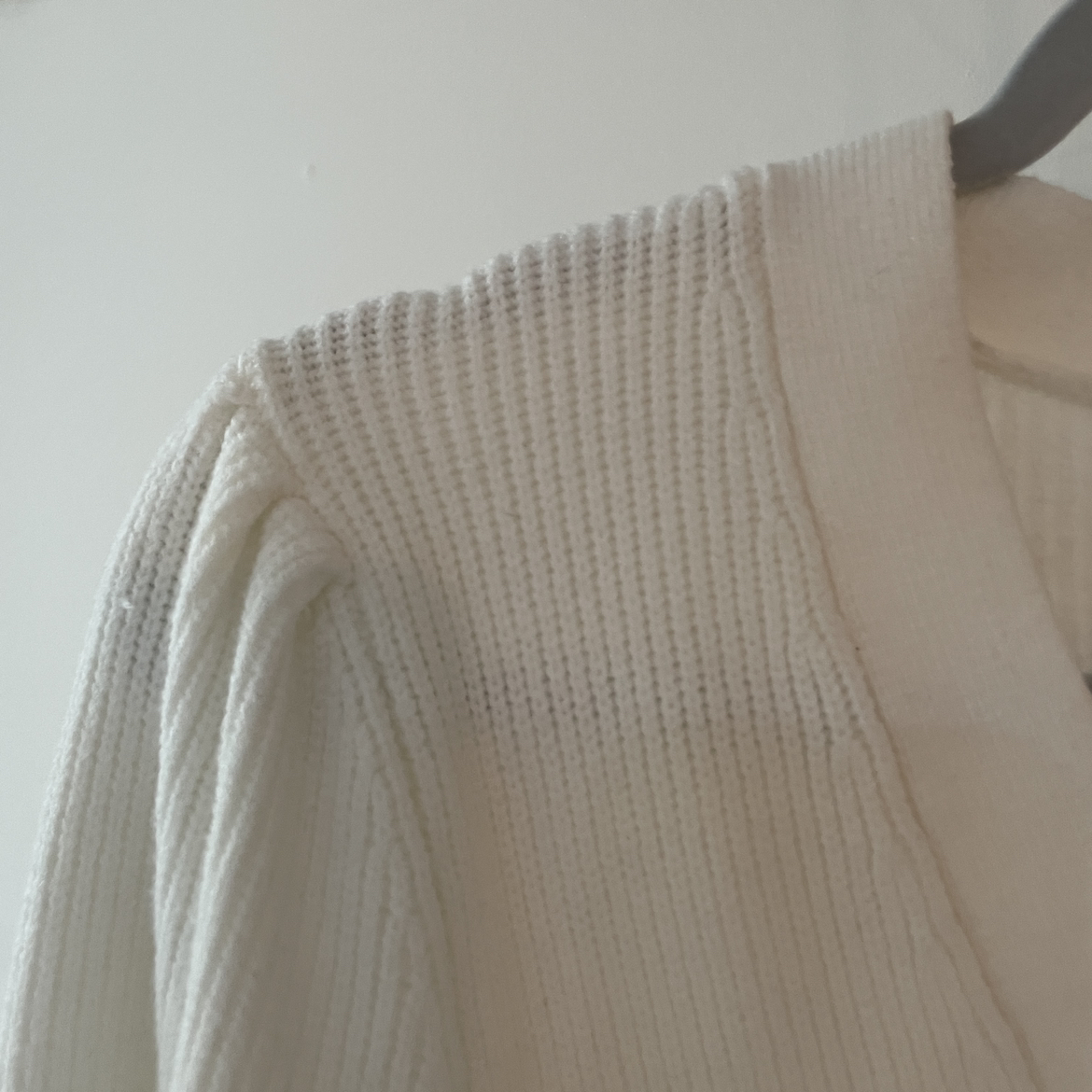 Zara ribbed chunky knit cardigan with balloon sleeves (small) image indicator(6)