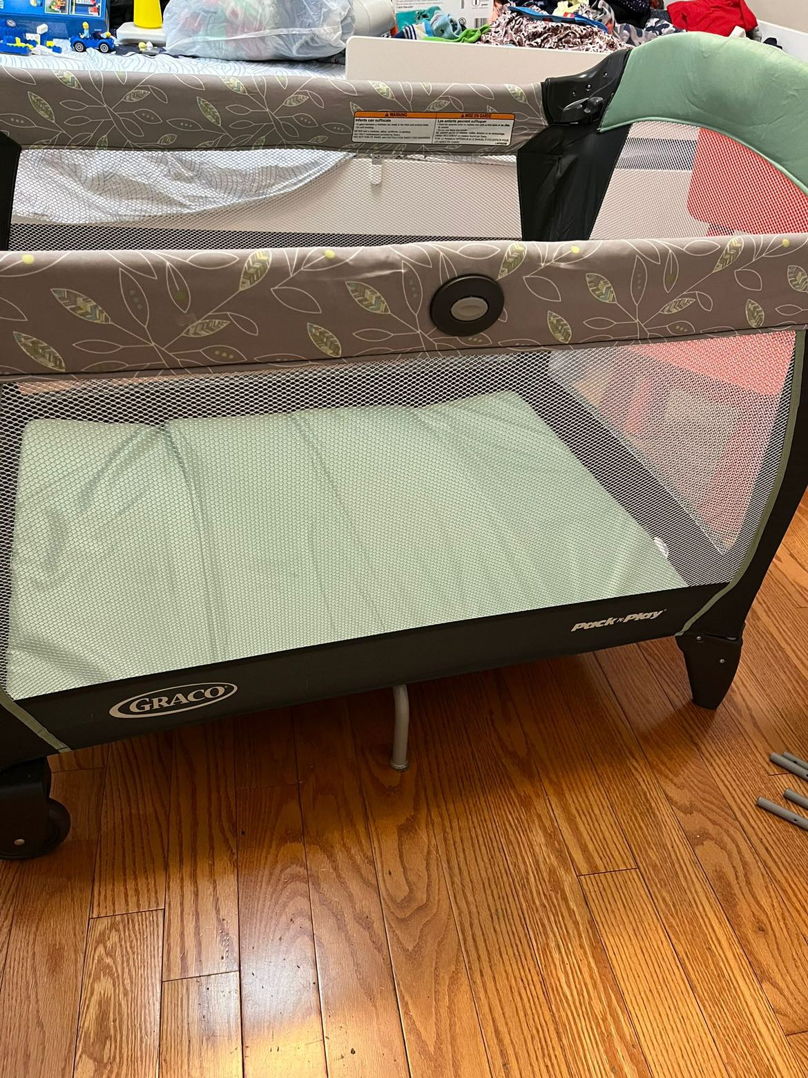Bassinet/ playpen/ playard like new - photo 2