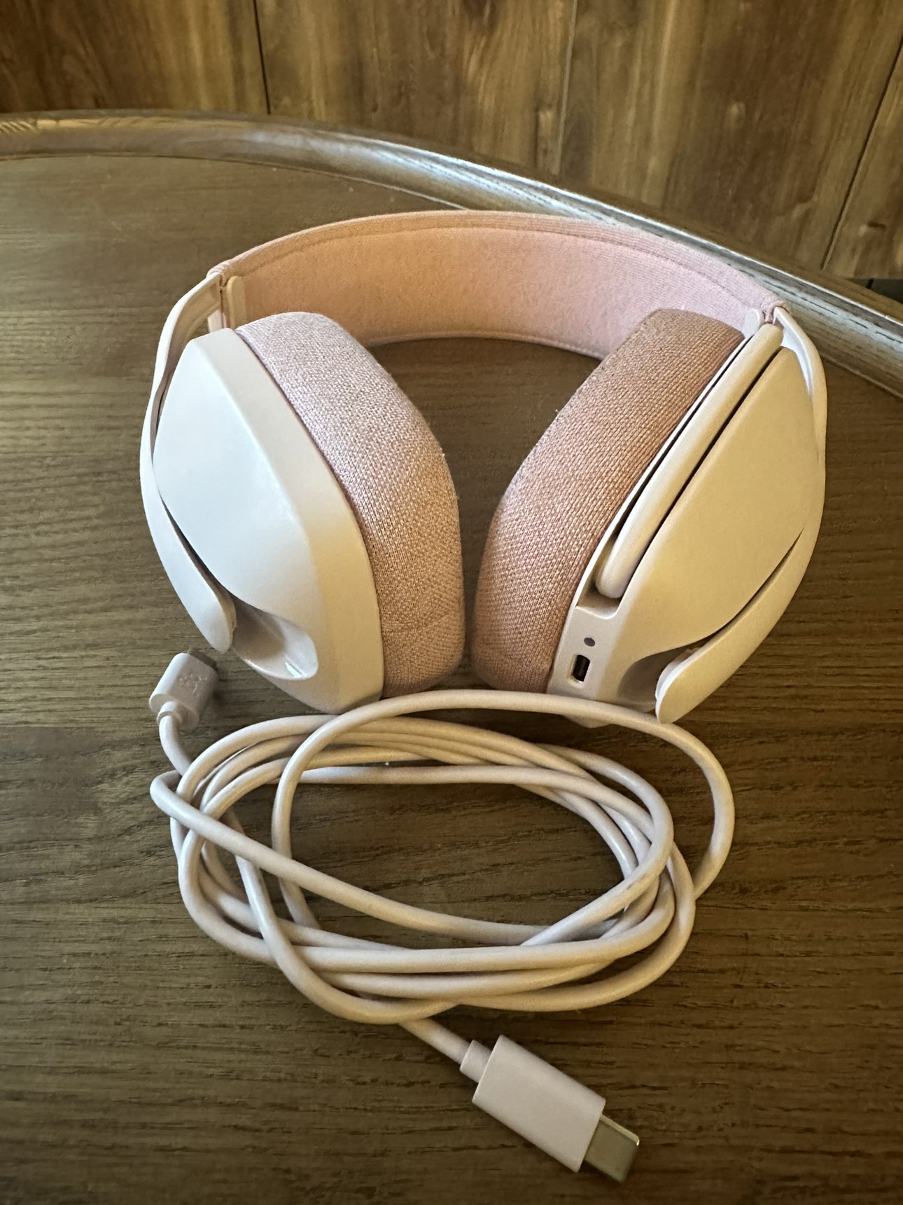 Logitech Headphones image indicator(2)