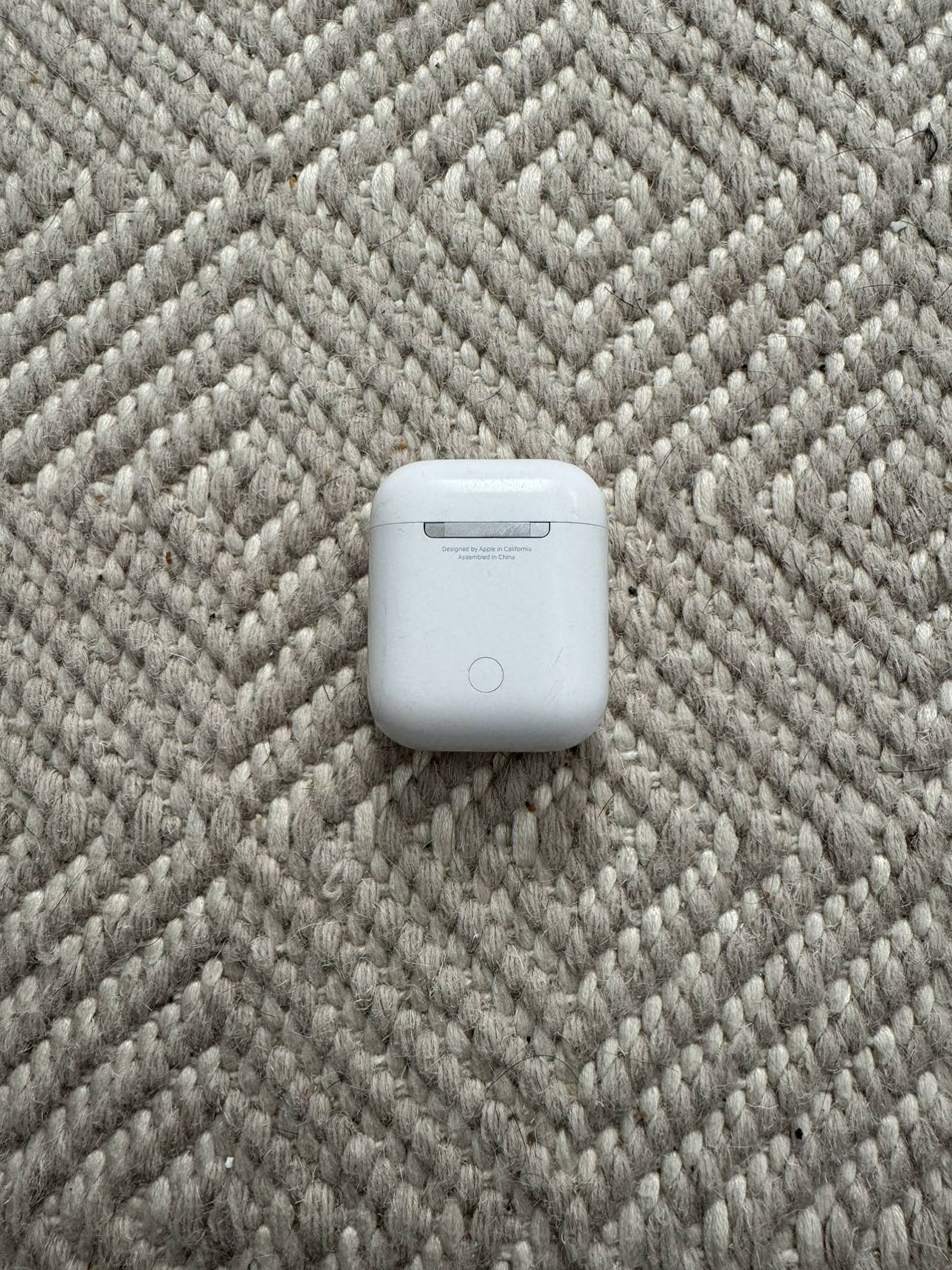 2nd gen AirPods - photo 2
