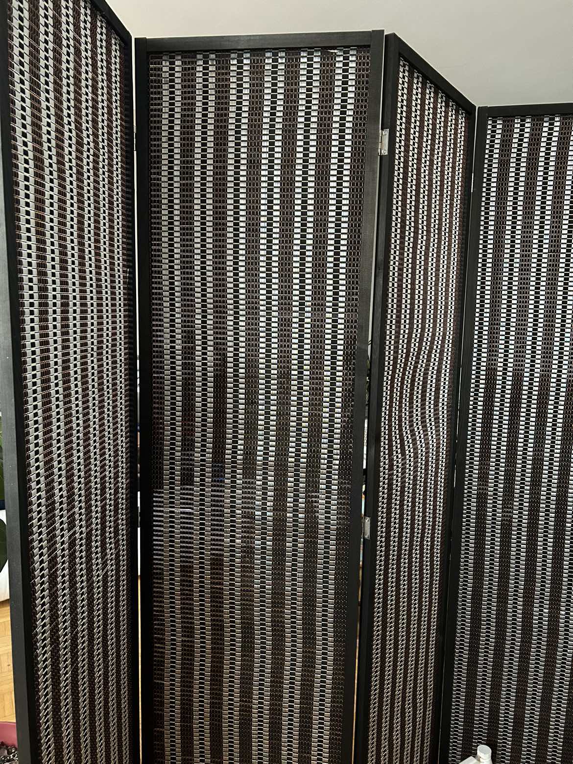 ‼️MOVING OUT SALE ENDS 20/1 ‼️Room Divider