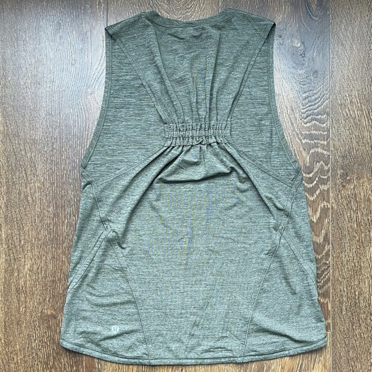 Lululemon cinch tank size 6 image indicator(4)