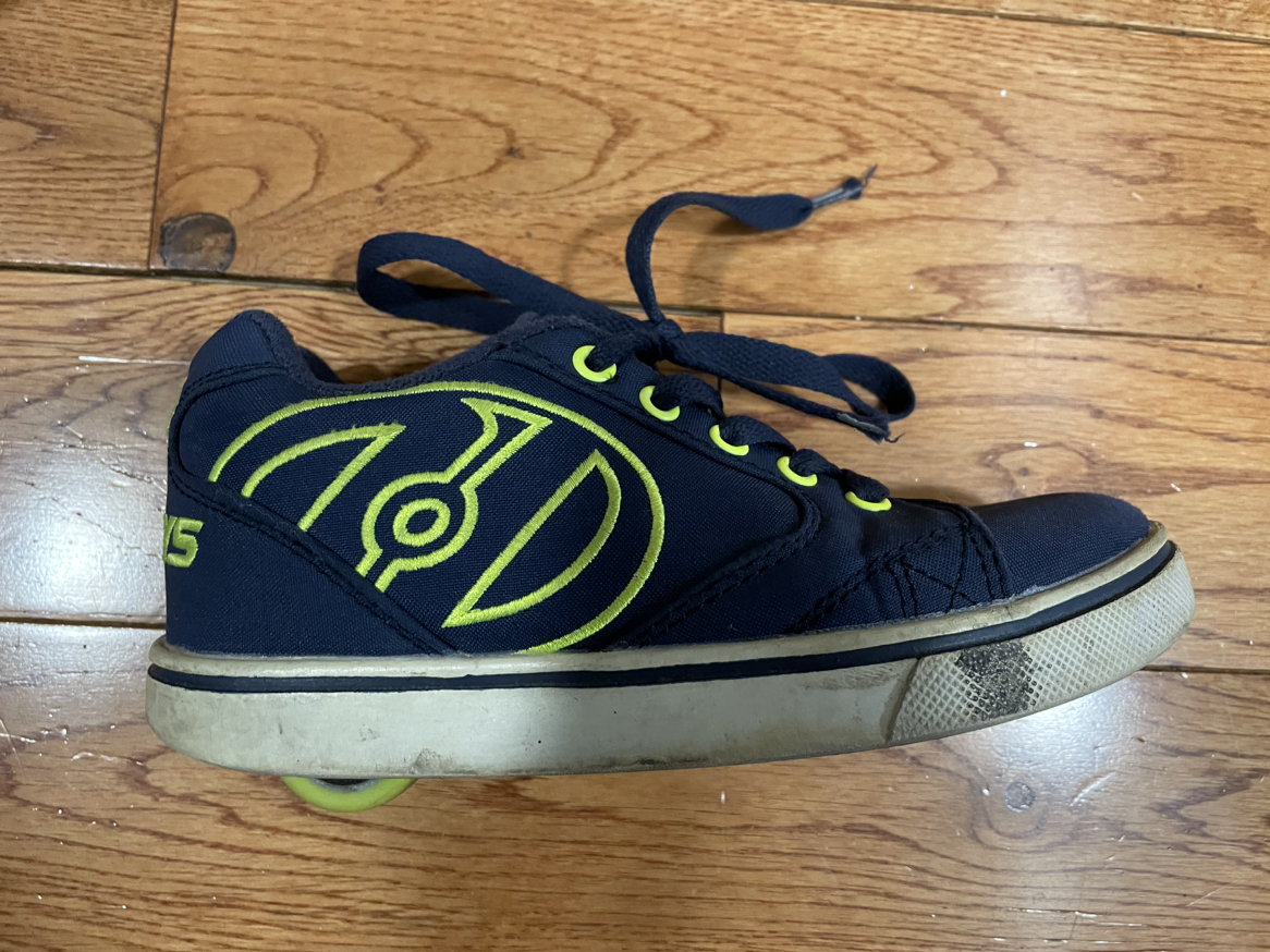 Heelys size 2Y - photo 2