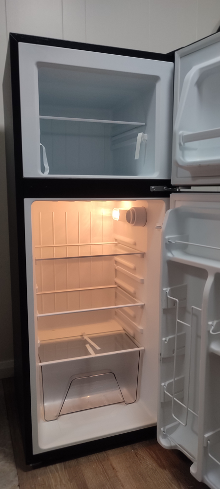 Almost brand new Whirlpool refrigerator 4.6 cu.ft double door - photo 3