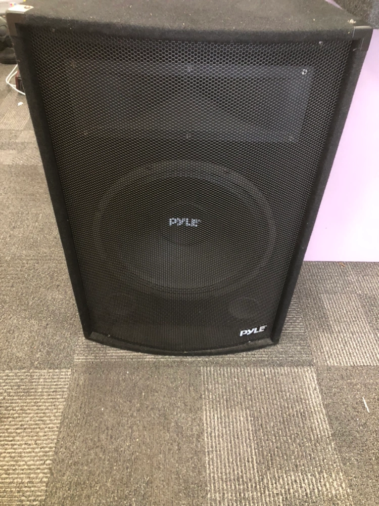 Pyle-Pro PADH1579 800W 15-Inch Two-Way Speaker Cabinet Karrot - Main Image
