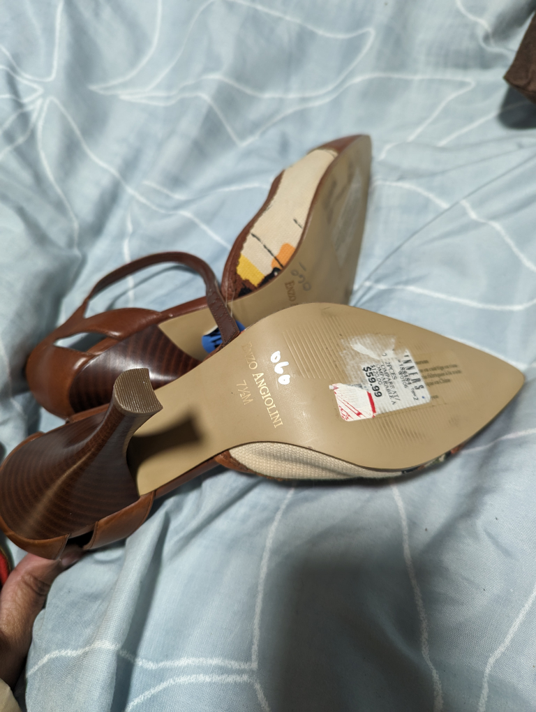 Beautiful retro Enzo Angiolini heels image indicator(3)