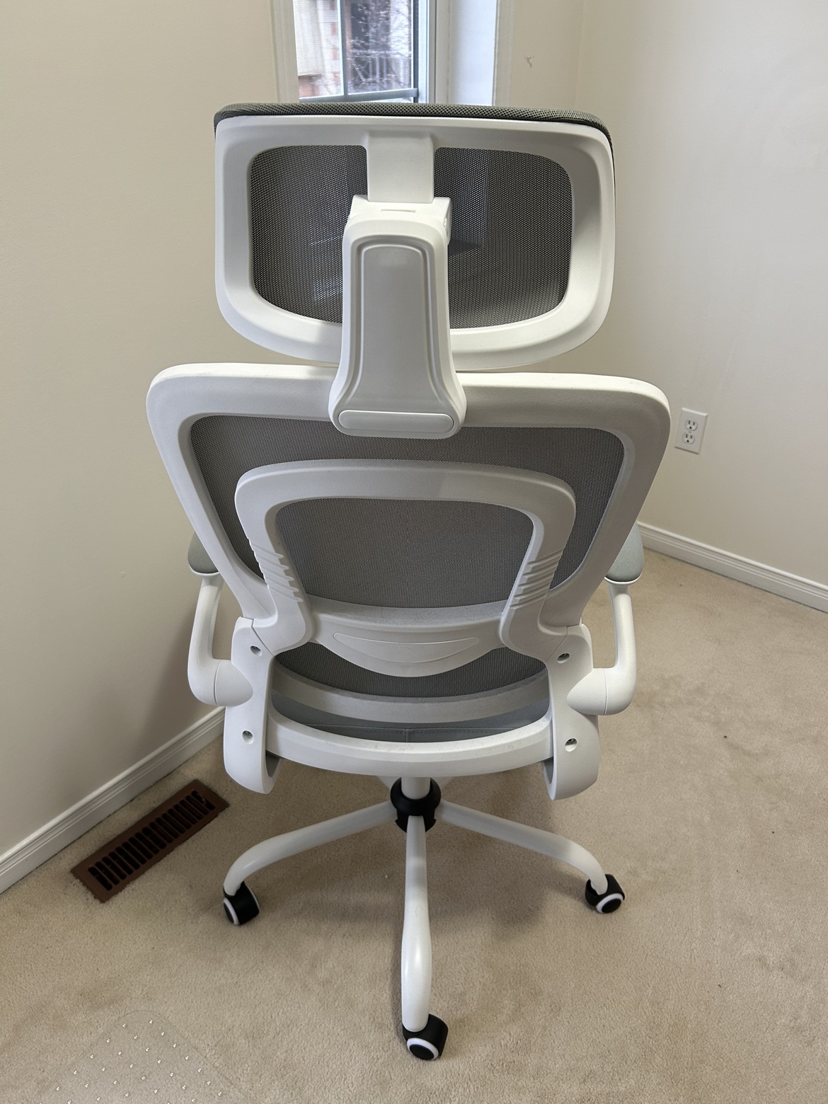 Comfortable office chair in excellent condition - photo 2