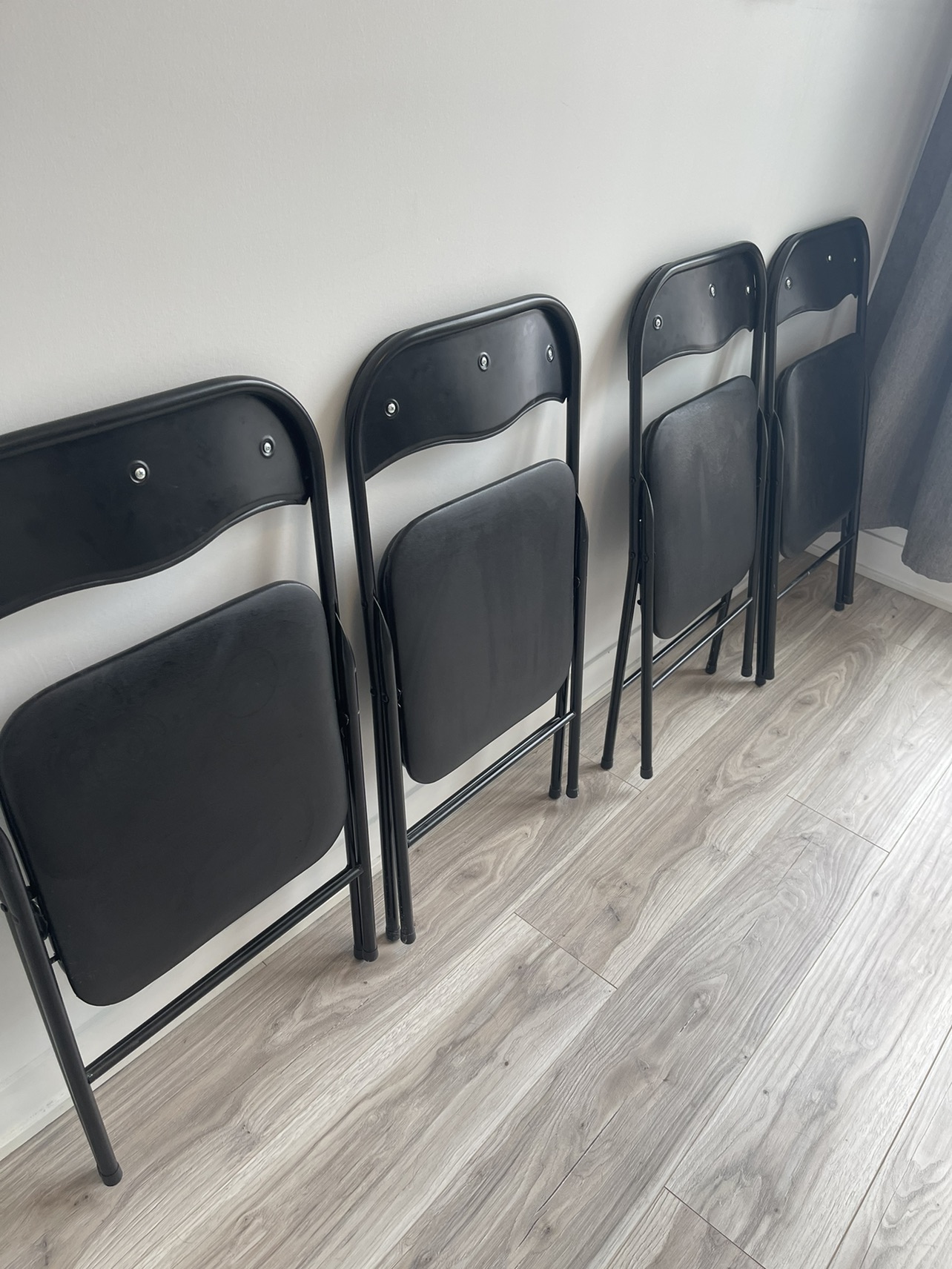 4 cushion fold up chairs - photo 4