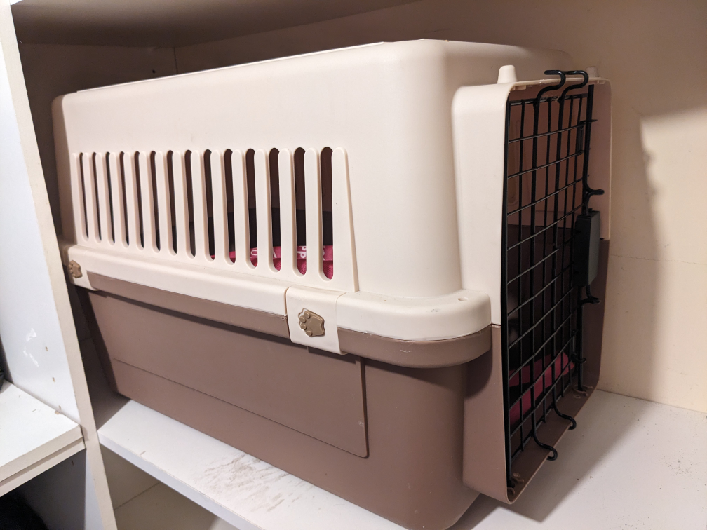 pet Carrier for small to medium pets thumbnail