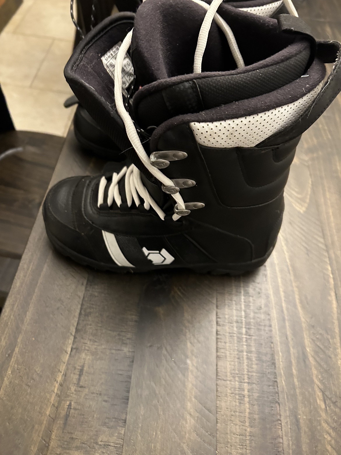 Snowboarding Boots Like New Adult 8.5 Northwave Cheap image indicator(3)