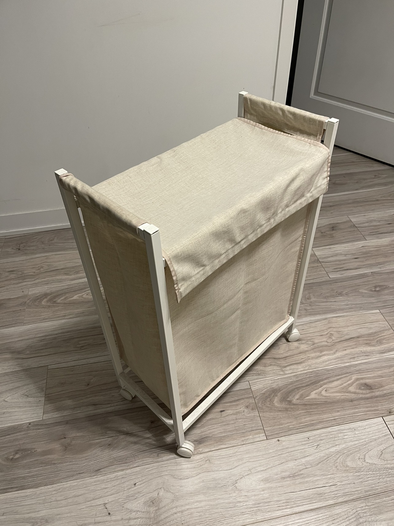 Washable laundry basket