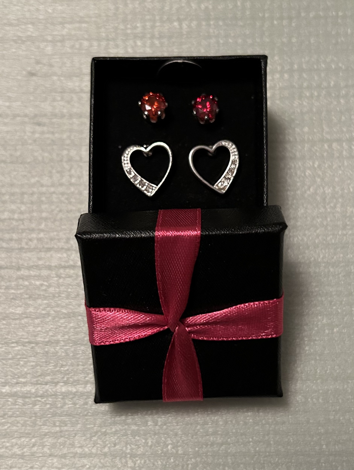 *REDUCED* Earring Set thumbnail