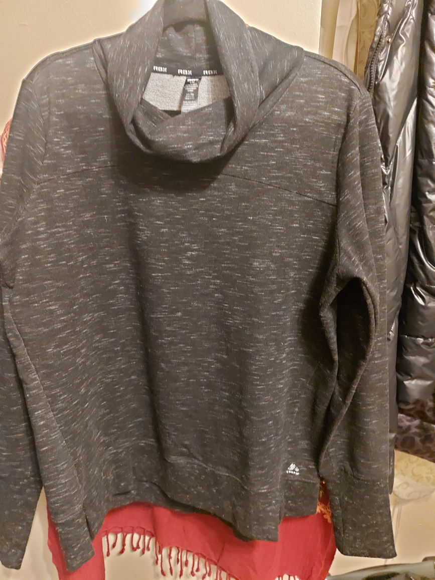 long sleeve shirt and scarf image indicator(3)