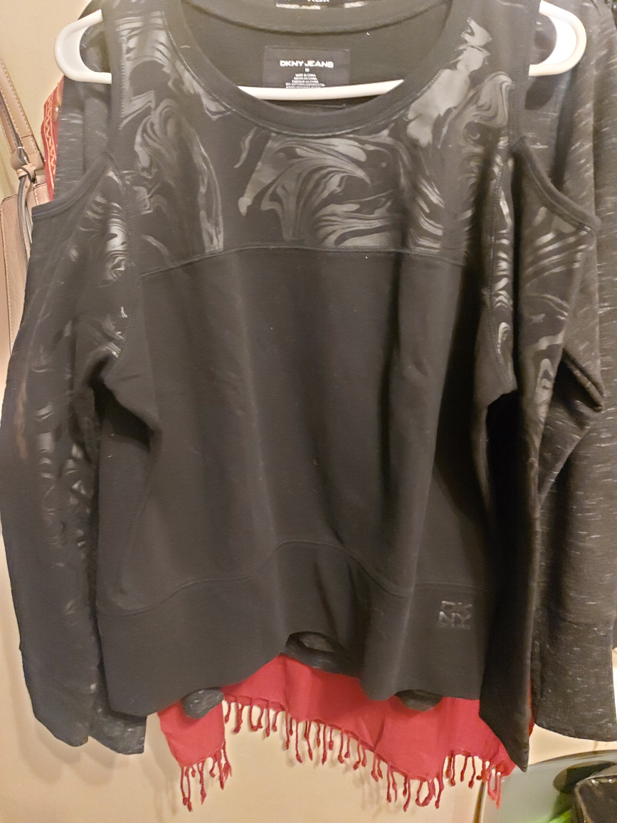 long sleeve shirt and scarf image indicator(6)