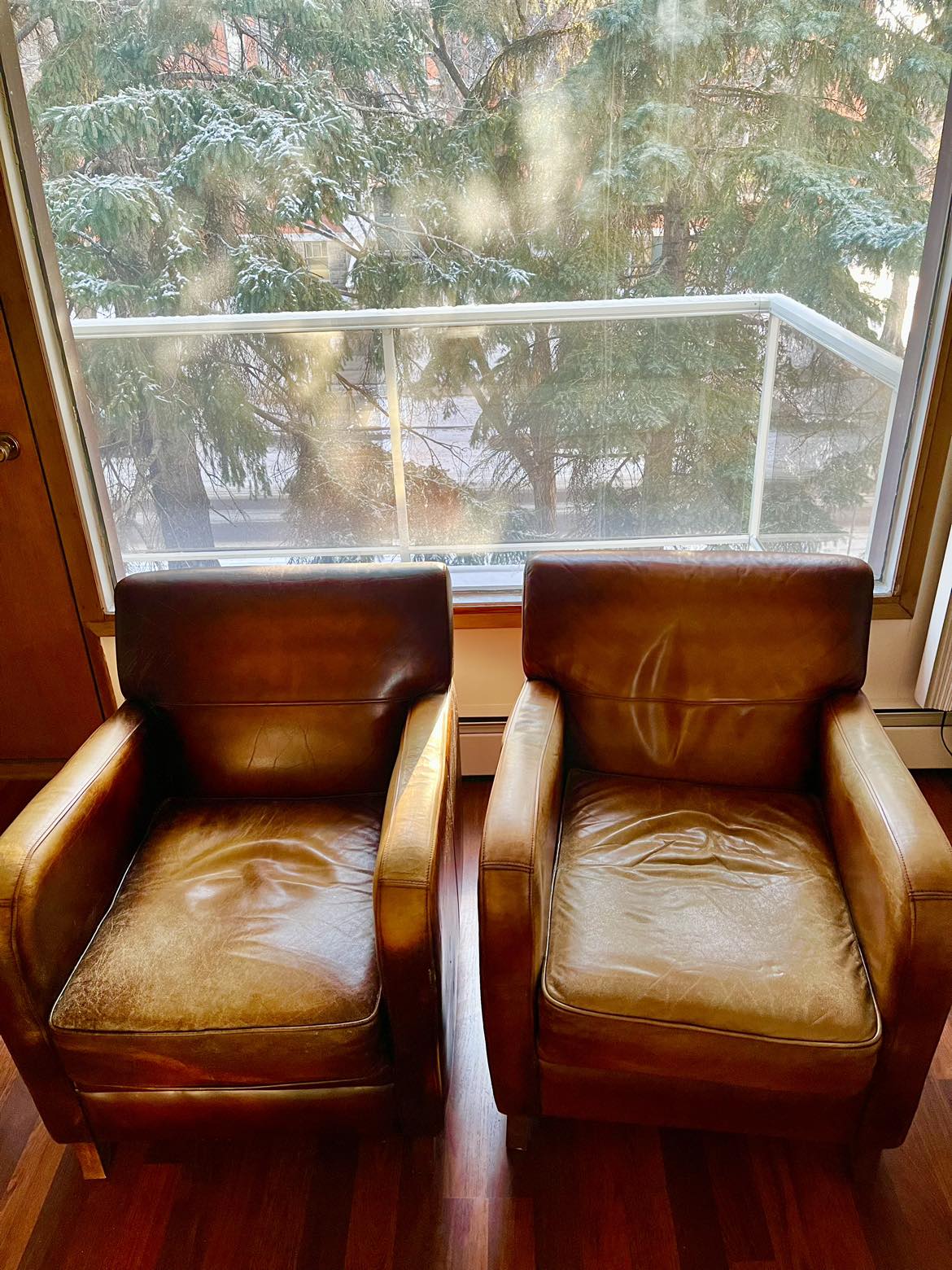 Two Leather Chairs - photo 2