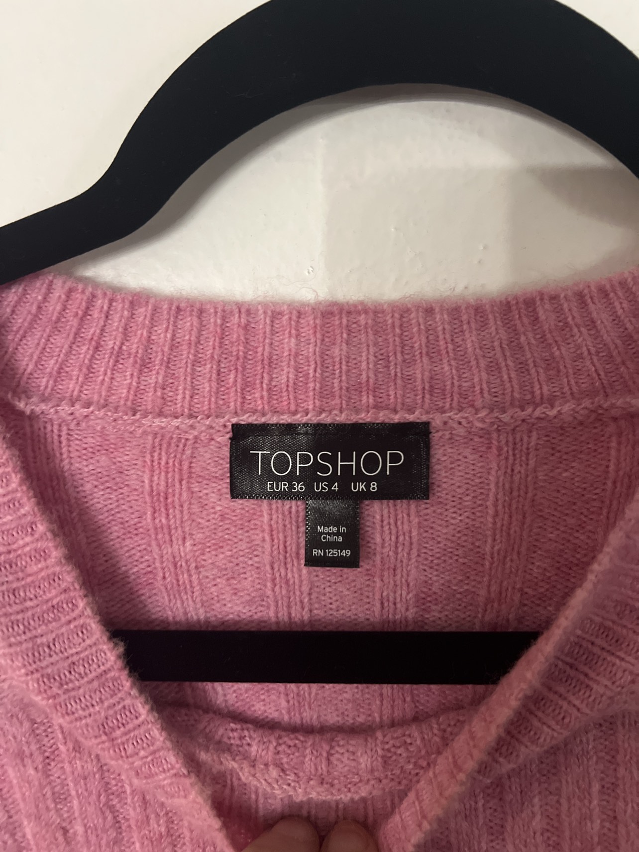 Bubblegum pink sweater size small - photo 3
