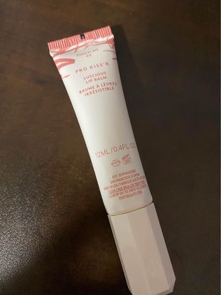 NEW fenty lip balm image indicator(2)