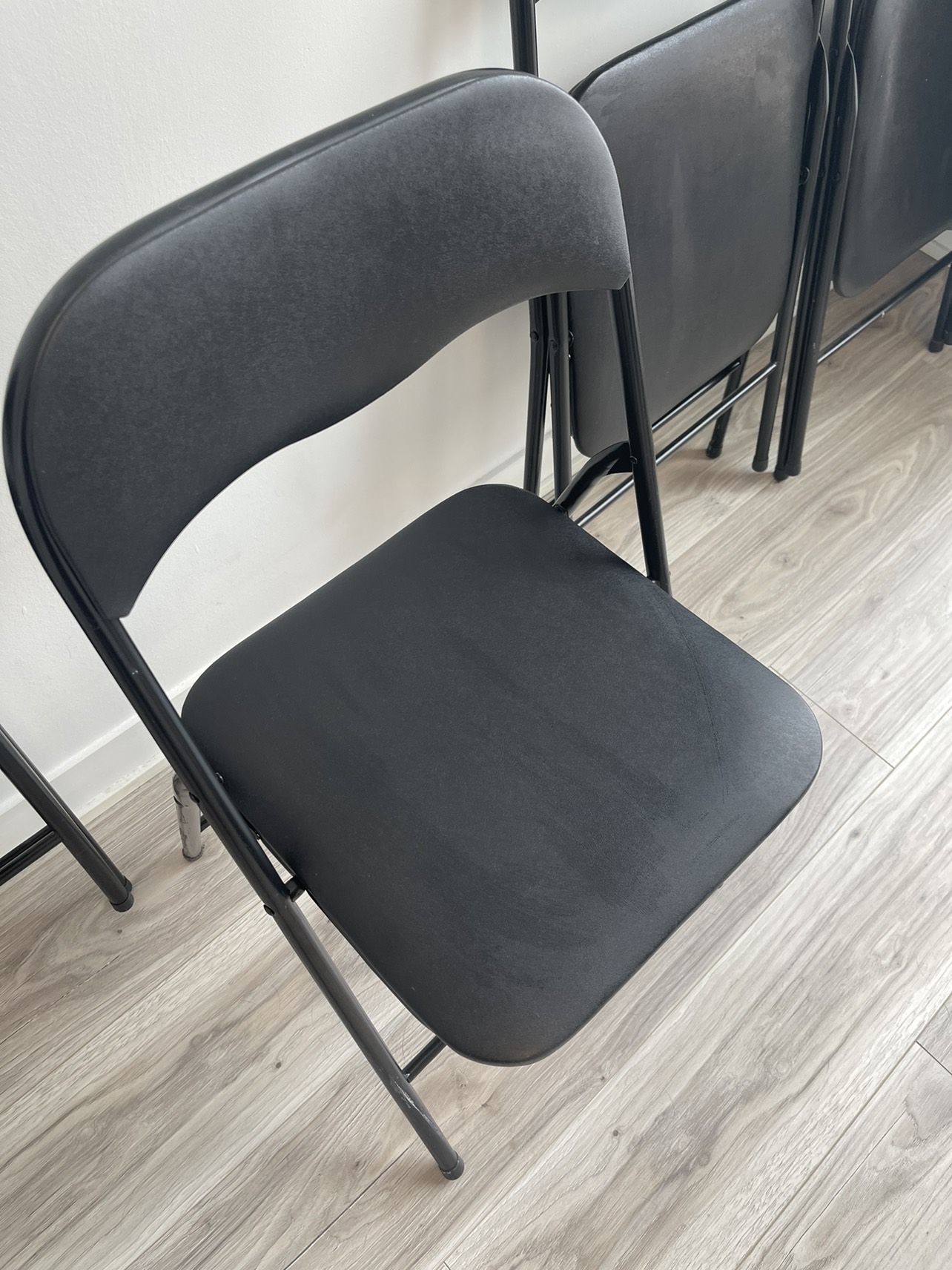 4 cushion fold up chairs