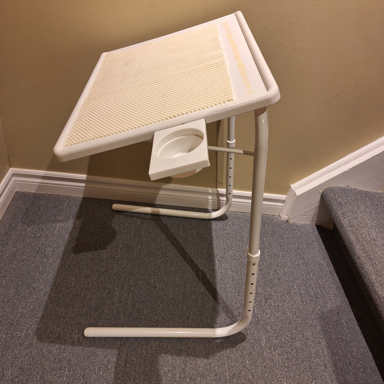 🥕 Portable Foldable Desk