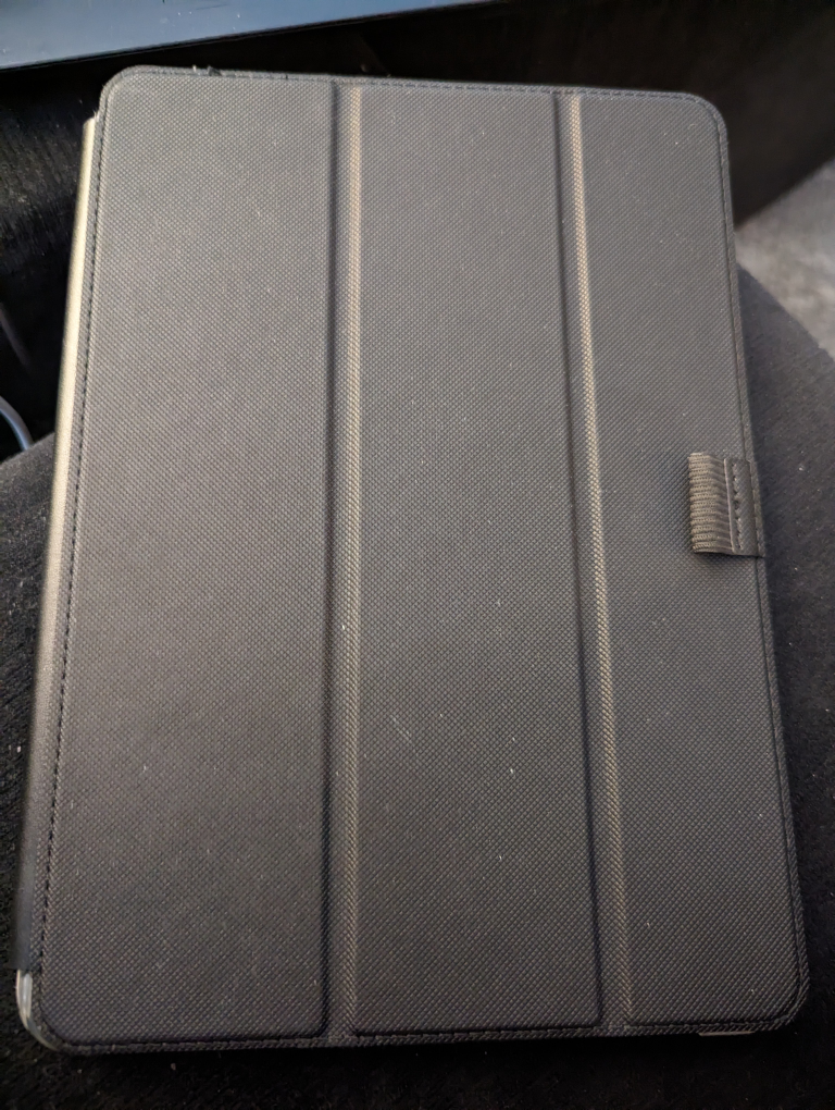 iPad 5th Gen - 64GB Cellular/Wifi - Unlocked - photo 3