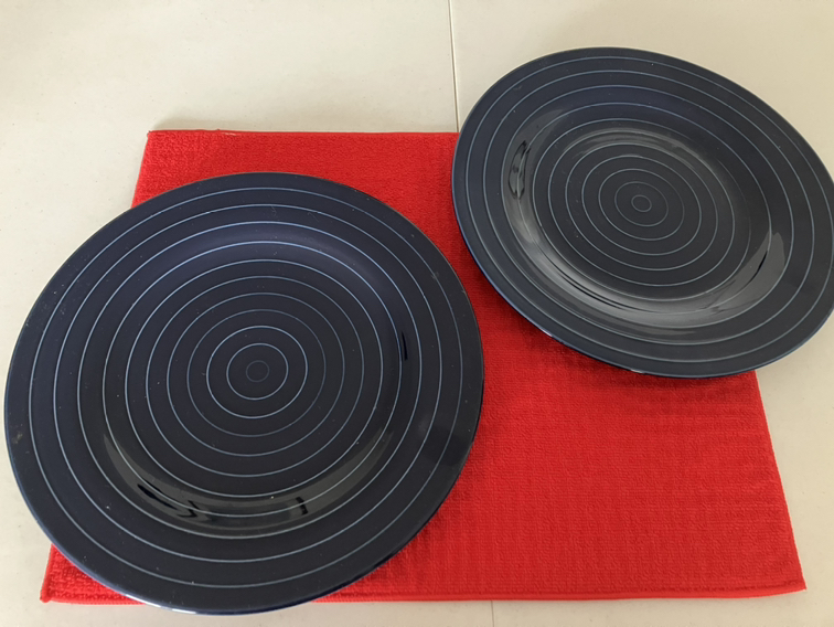 2 L Ceramic IKEA serving plates