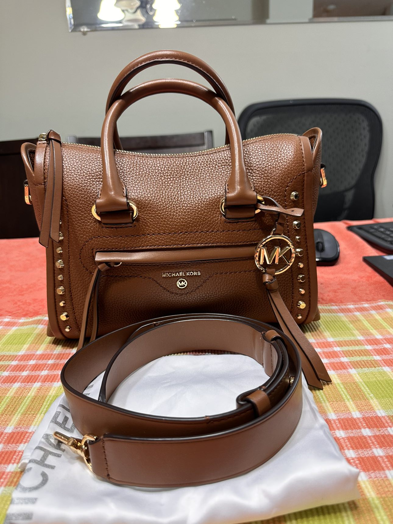 Michael Kors Small Boston Type Leather Bag Like New thumbnail