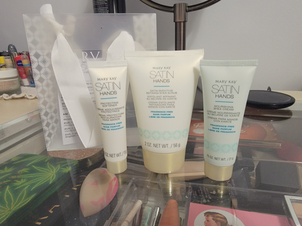 Mary kay Satin hands mini kit