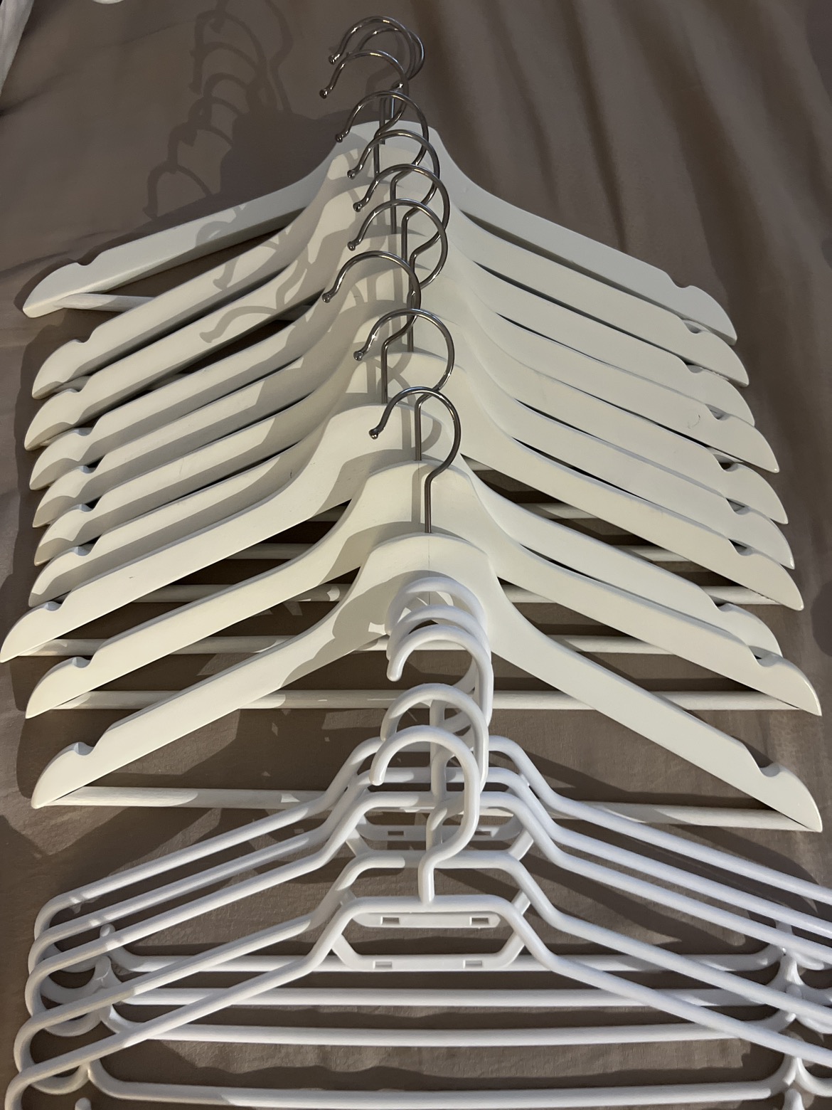 15hangers（10 wooden+5regular） thumbnail