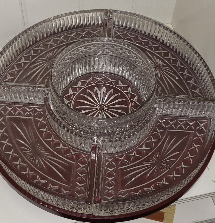 Crystal snack trays on a lazy Suzan image indicator(3)