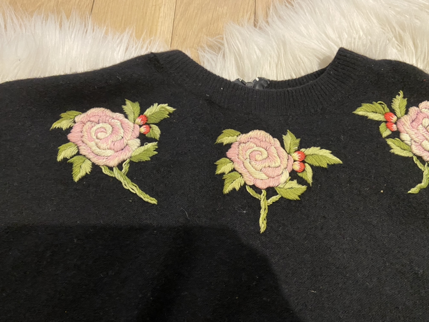 Vintage Sweater with sewn flower details - small image indicator(3)