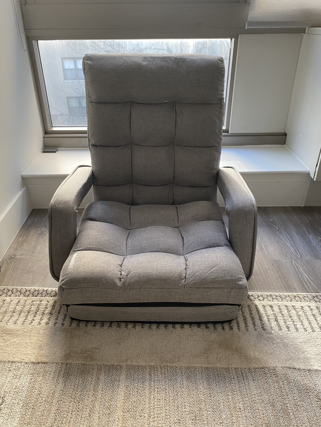 Foldable floor lounge chair